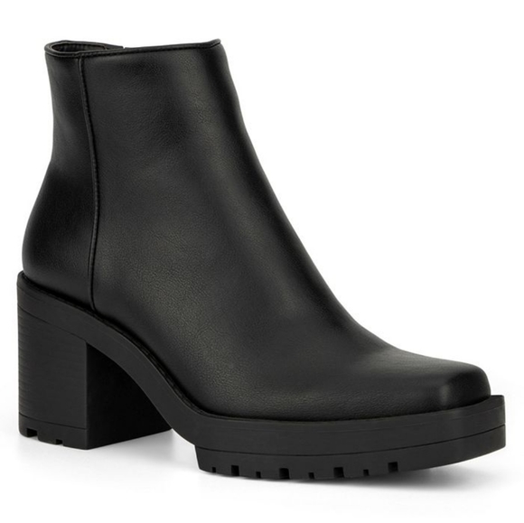 Alex Bootie Lug Sole Black Leather Slip on - Picture 7 of 7